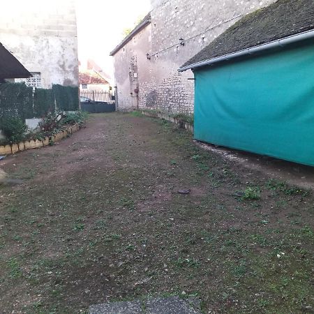 Maison Pour Nombreuses Personnes Pousseaux Екстериор снимка