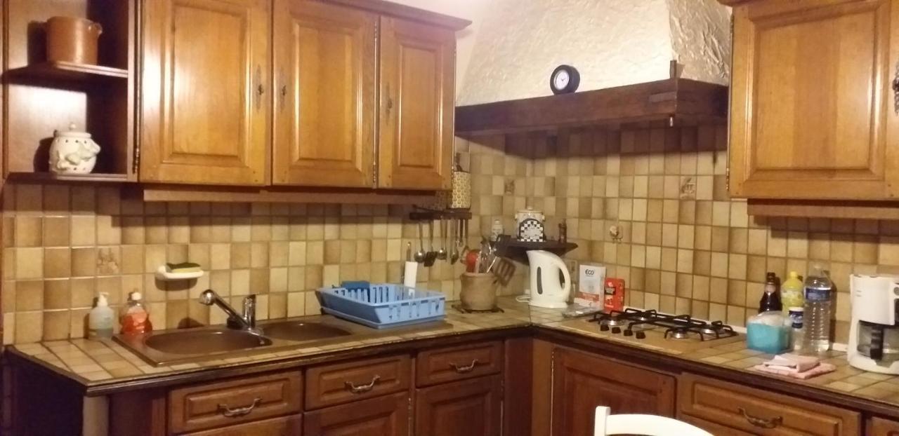 Maison Pour Nombreuses Personnes Pousseaux Екстериор снимка