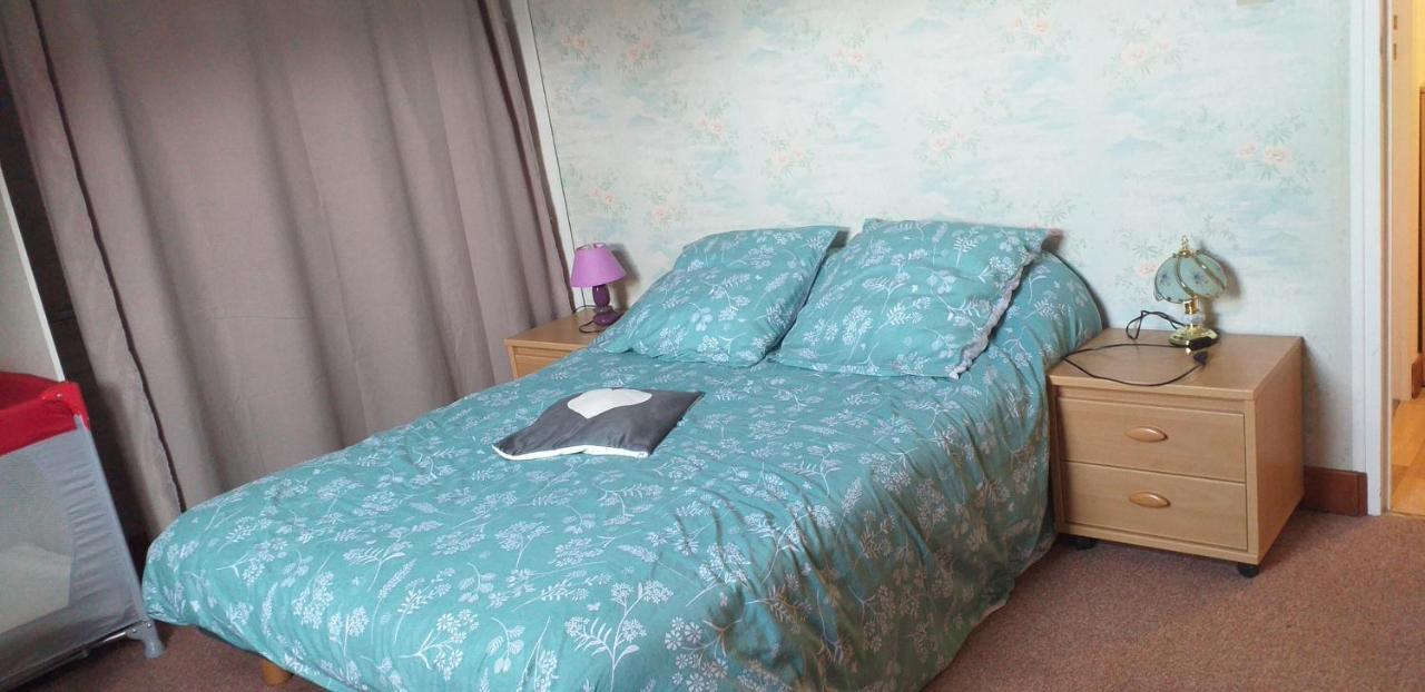 Maison Pour Nombreuses Personnes Pousseaux Екстериор снимка
